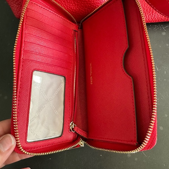 Michael Kors Raven purse and wallet - Picture 10 of 11